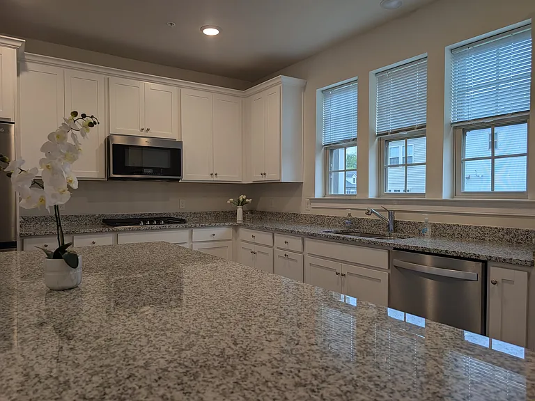 35 Dahlia Dr — Photo 5