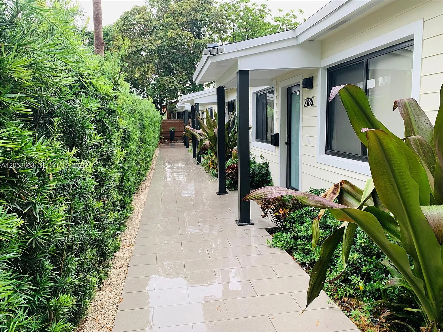 Silver Bluff Gardens — Photo 2