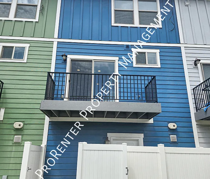 2516 N Knights Ln — Photo 3