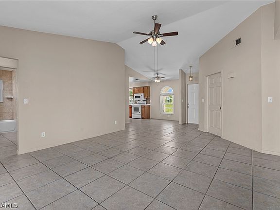 4th image of 126 NE 6th Pl