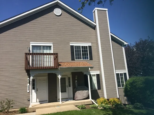 435 Sandhurst Ln, South Elgin, IL 60177