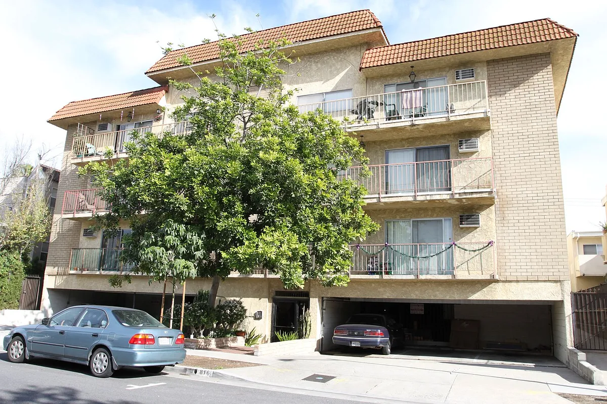 Building Photo - 816 Westmount Drive LP