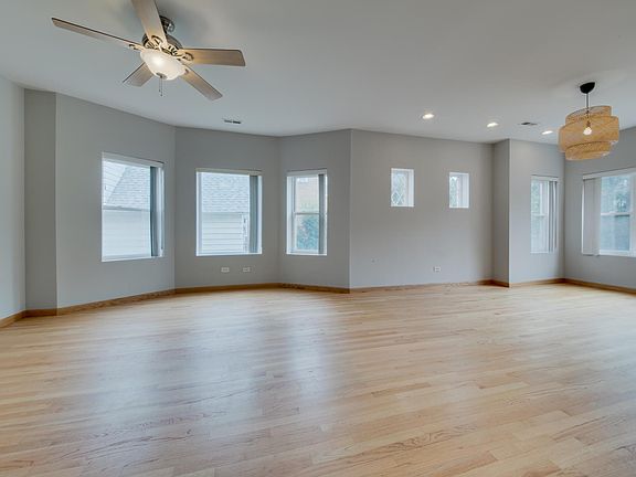 3rd image of 2936 N Gresham Ave #1