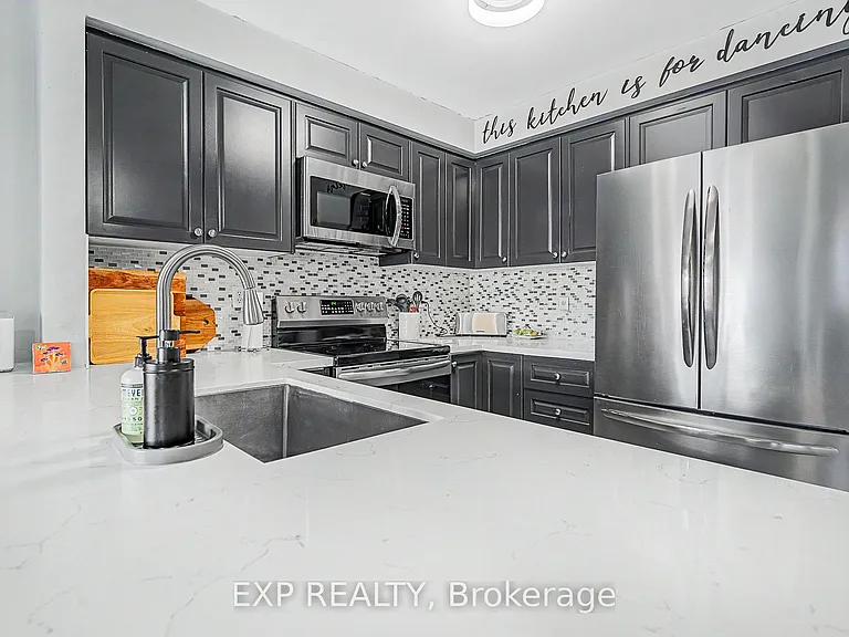457 Heddle Cres — Photo 13