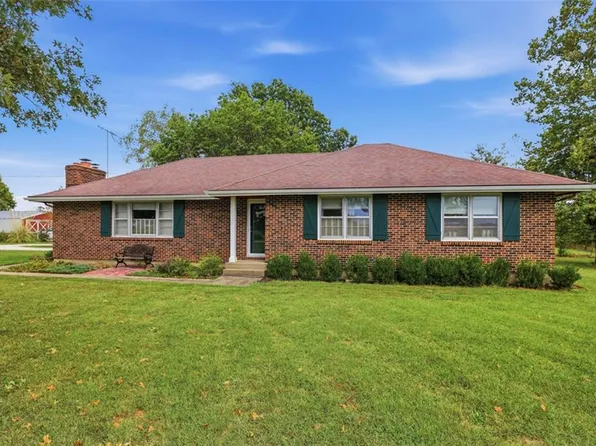 29505 SE Outer Rd, Harrisonville, MO 64701