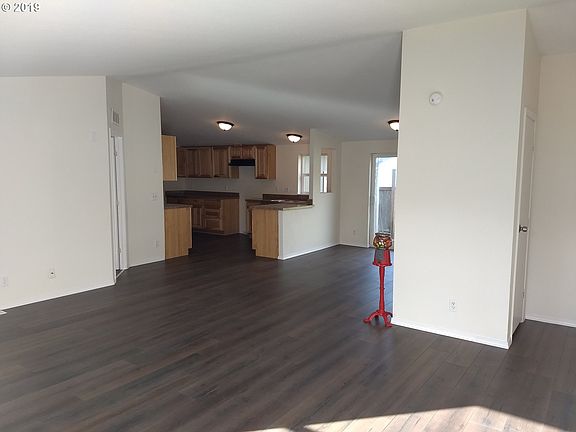 2nd image of 921 Stillwater Dr
