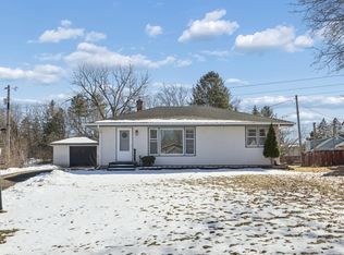 1206 Oakcrest Ave, Roseville, MN 55113