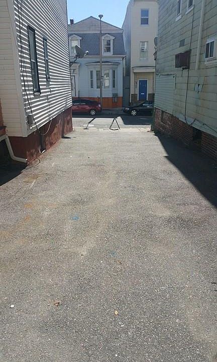 2nd image of 228R Lexington St