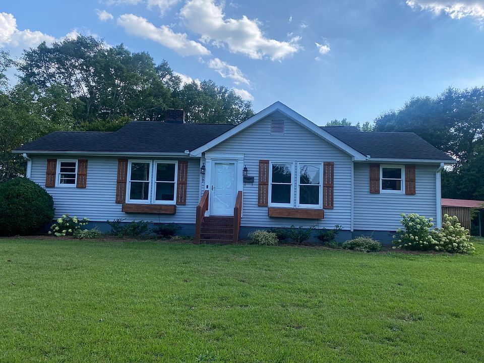 1st image of 109 Hilltop Dr