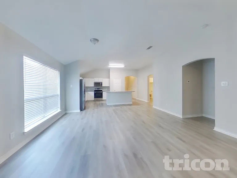 1116 Monticello Dr — Photo 3