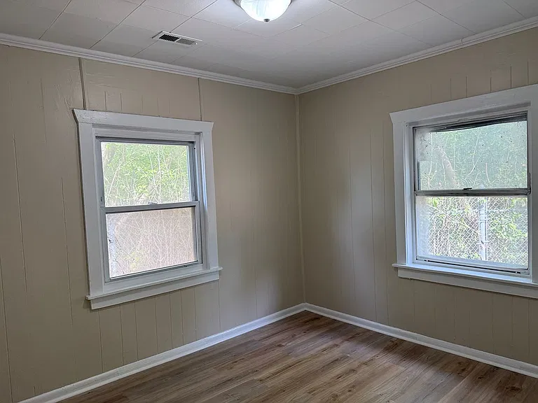 1151 Perry St — Photo 12
