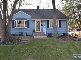 674 Grove St, Ridgewood, NJ 07450