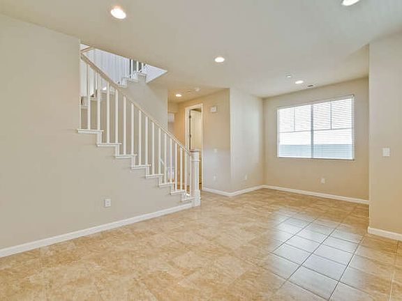 4th image of 628 Montage Cir