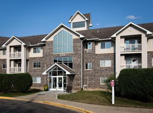 1321 Lake Dr W APT 305, Chanhassen, MN 55317