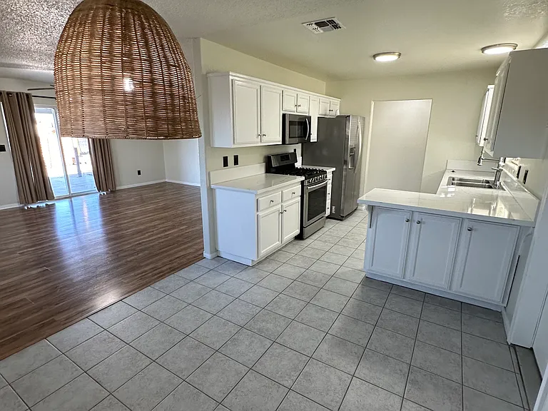 5633 Abronia Ave — Photo 3