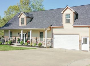 90 Holly Tree Dr, Estill Springs, TN 37330