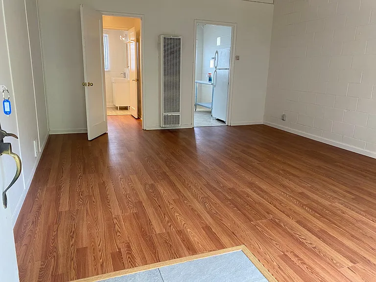 2263 Yale St — Photo 5