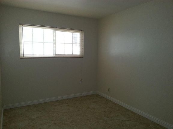 3rd image of 1054 N Pershing Ave