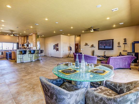 Spacious Great Room