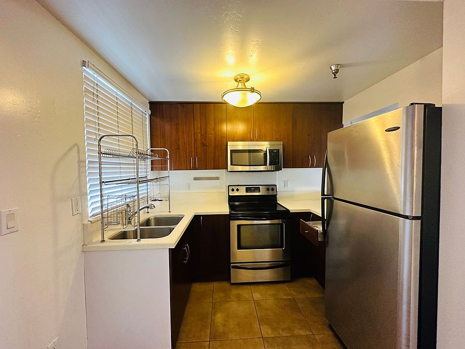1st image of 2828 University Ave Unit 303