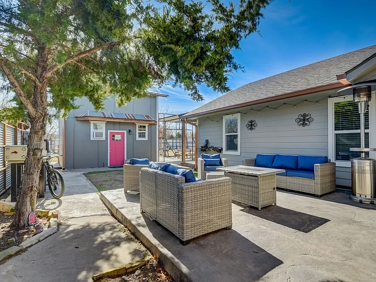 405 Hubbard — Photo 39