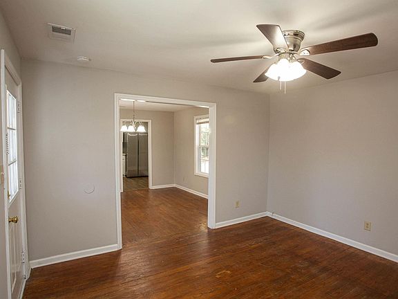 4th image of 1518 Woodlawn Dr