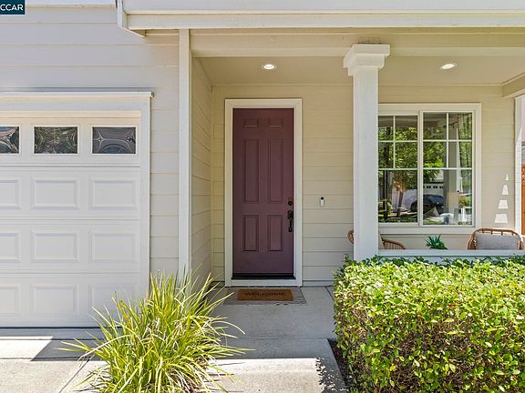 5th image of 218 Abigail Cir