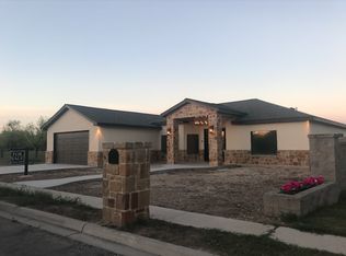 37 Rio Seco Dr, Uvalde, TX 78801