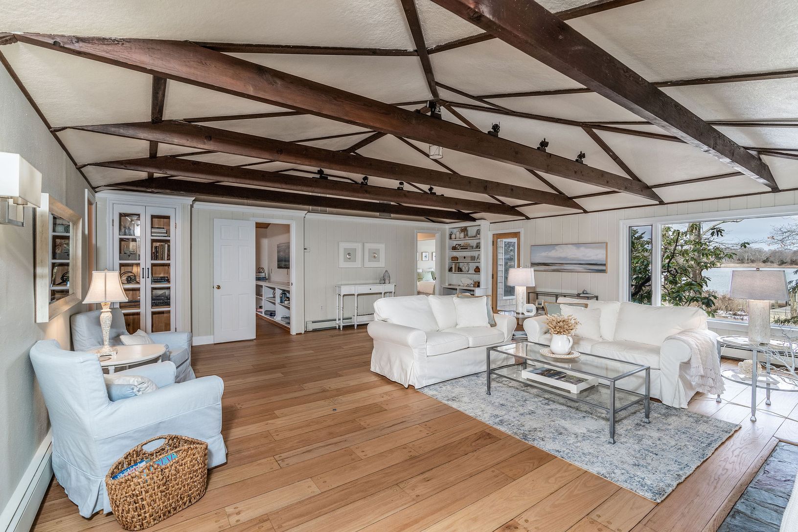  Great Room with Fireplace