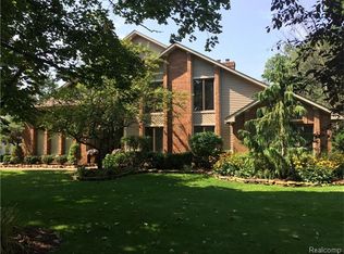 3438 Winterberry Dr, West Bloomfield, MI 48324