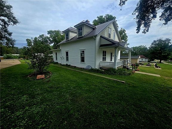 2nd image of 406 College St
