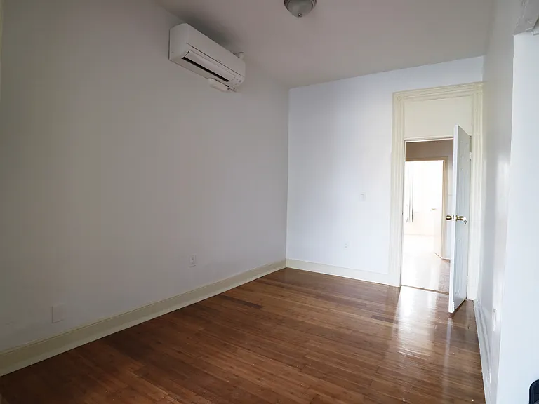 11 Saint Johns Rd #2R — Photo 7