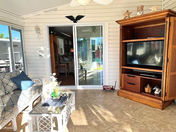 4th image of 87 Norfolk Pine Ln