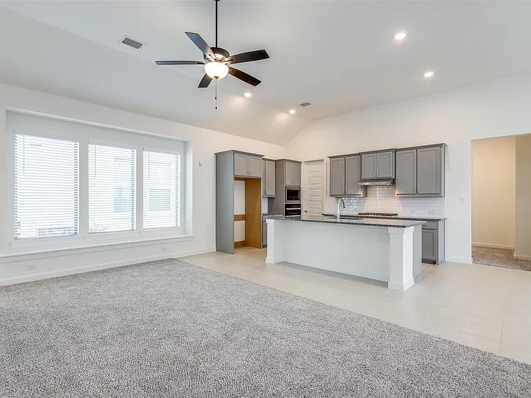 805 Fieldcrest St — Photo 12
