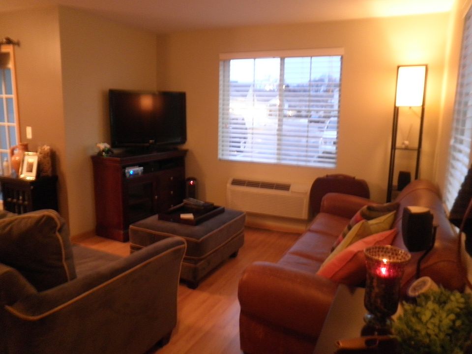 101 Silverstone Dr, Carpentersville, IL 60110 Zillow