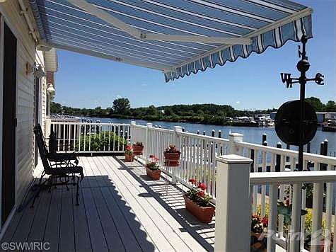 3rd image of 427 Island Pointe Dr