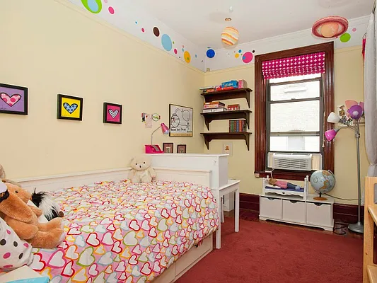 Sold by Sotheby's International Realty | media 7