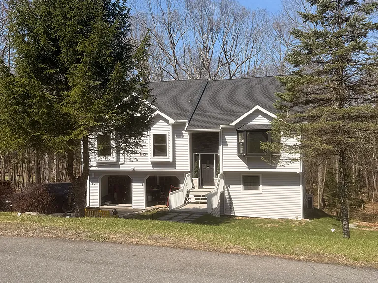 189 Oakenshield Dr — Photo 3
