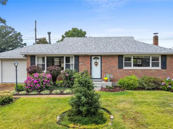 8635 Del Vista Dr, Saint Louis, MO 63126