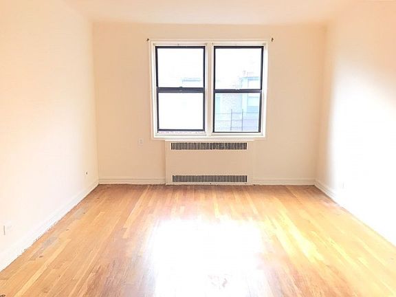 4th image of 4216 80th St APT 6T