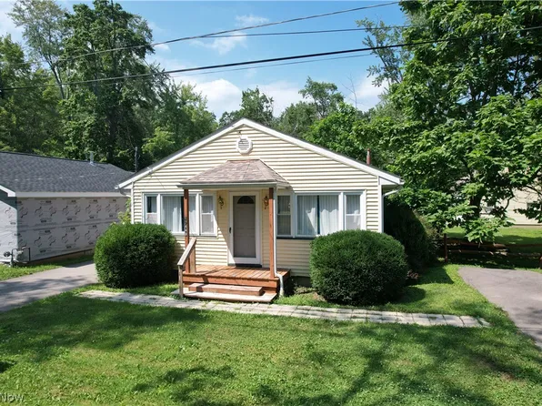 17448 Laurel Ave, Lake Milton, OH 44429