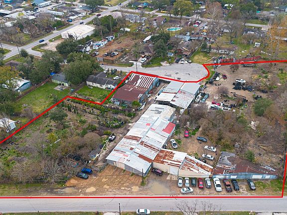2nd image of 521 Blue Bell Rd
