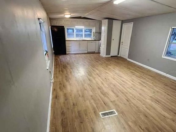 3rd image of 28710 Hibiscus Ave #1