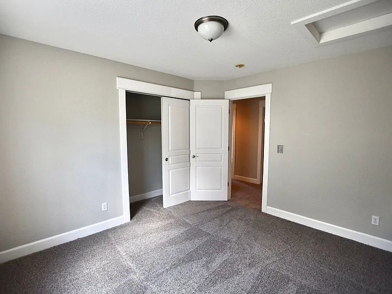 2740 Wabash St — Photo 10