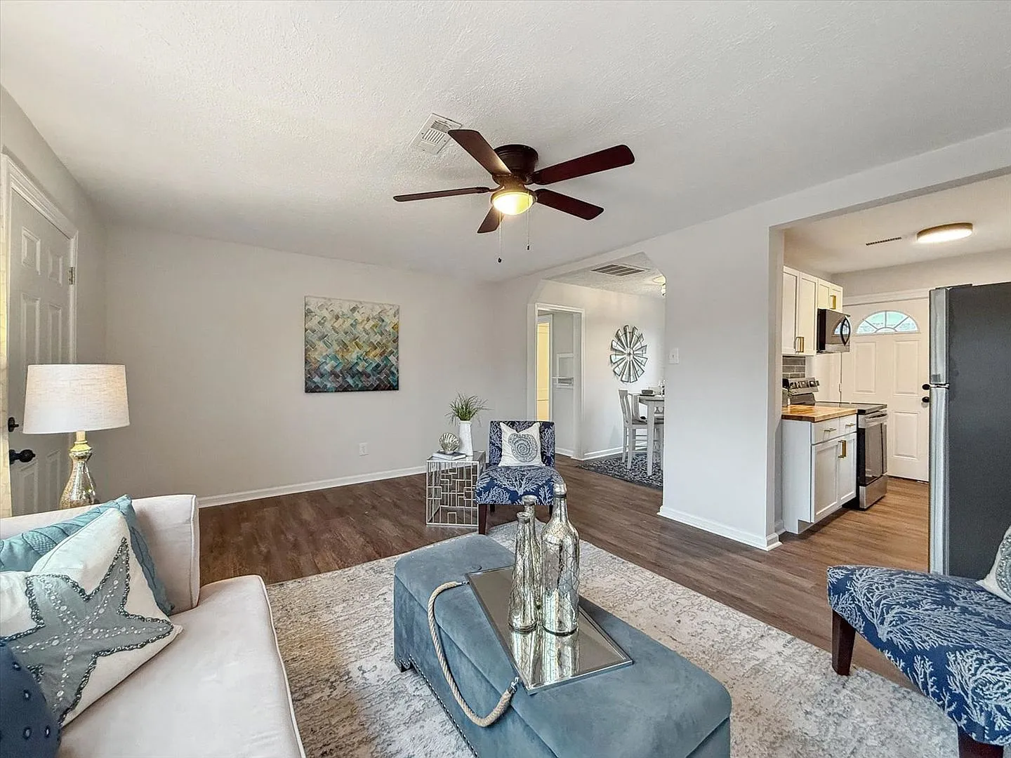 Renovated home in Heart of Hampton Roads — Photo 4