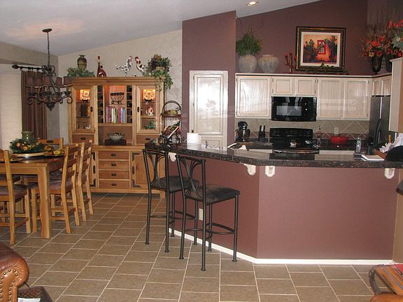 Kitchen /Eating area
