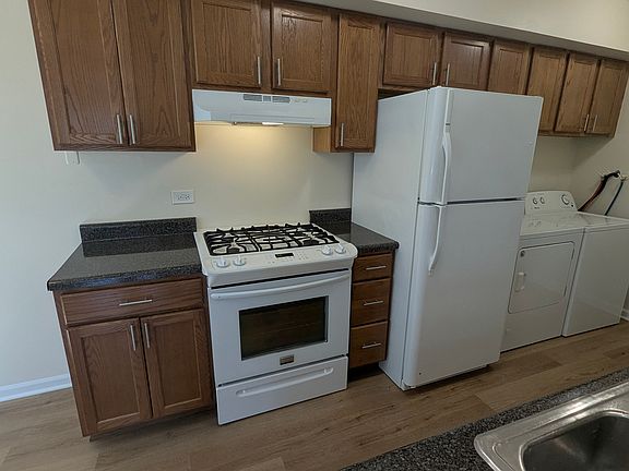 4th image of 10S442 Echo Ln #3