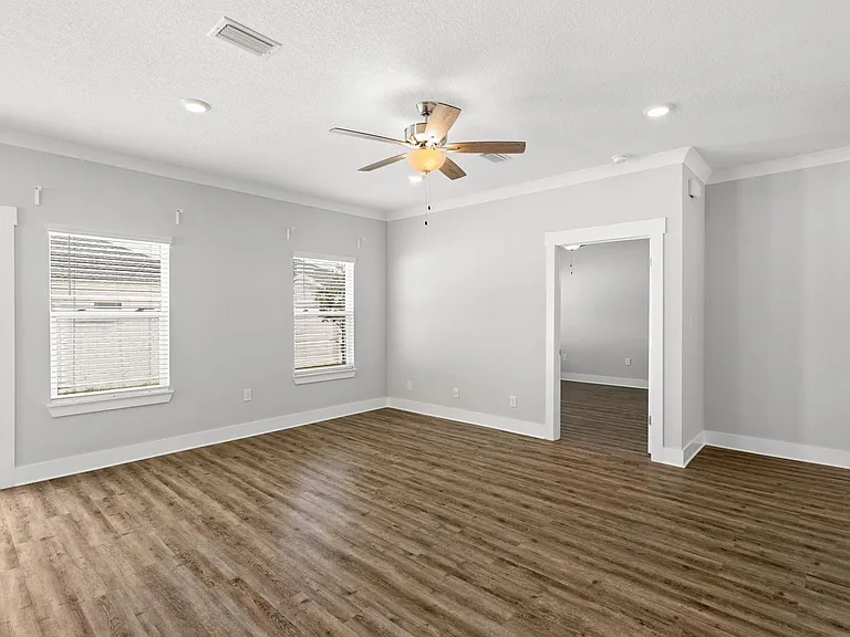 170 Bradford Ct — Photo 22