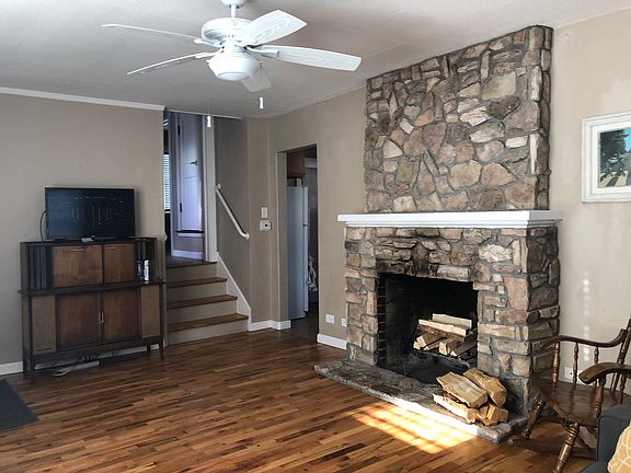 3rd image of 1701 Mount Wilson Dr