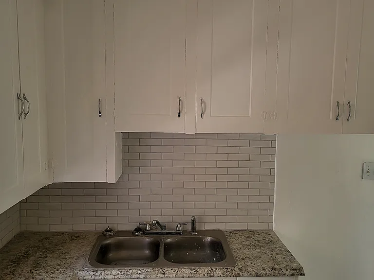2269 Clairmount St — Photo 2